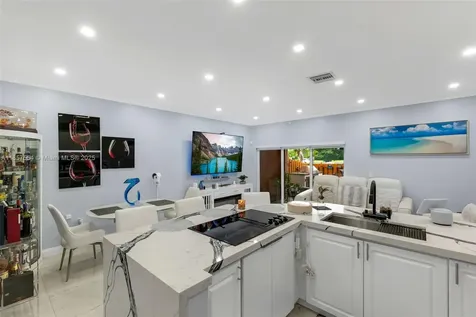 1206 NW 100th Avenue Pembroke Pines FL 33024