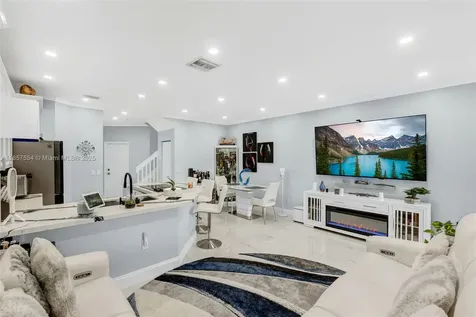 1206 NW 100th Avenue Pembroke Pines FL 33024