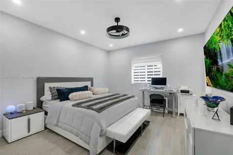 1206 NW 100th Avenue Pembroke Pines FL 33024