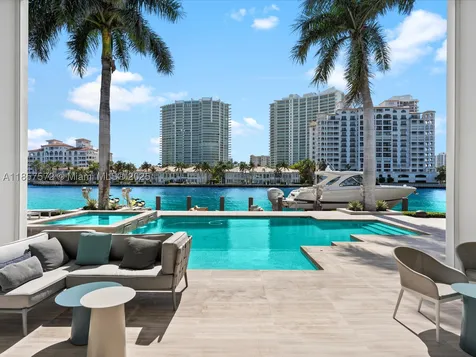 224 S Island Golden Beach FL 33160