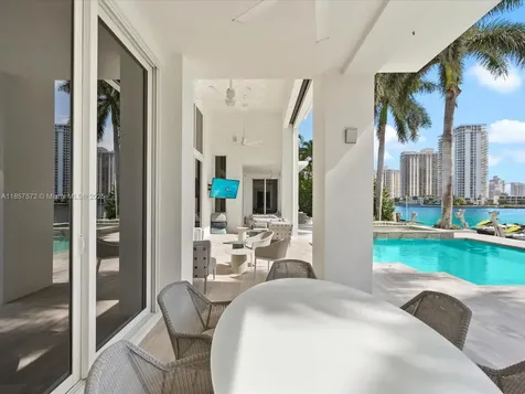 224 S Island Golden Beach FL 33160