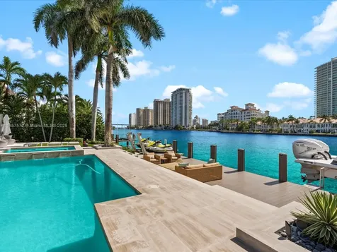 224 S Island Golden Beach FL 33160