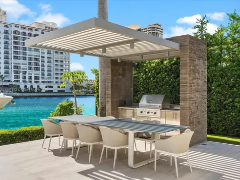 224 S Island Golden Beach FL 33160