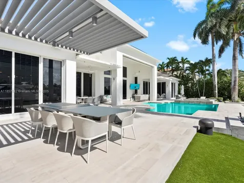 224 S Island Golden Beach FL 33160