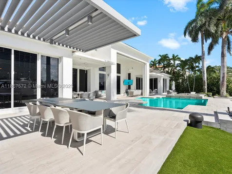 224 S Island Golden Beach FL 33160