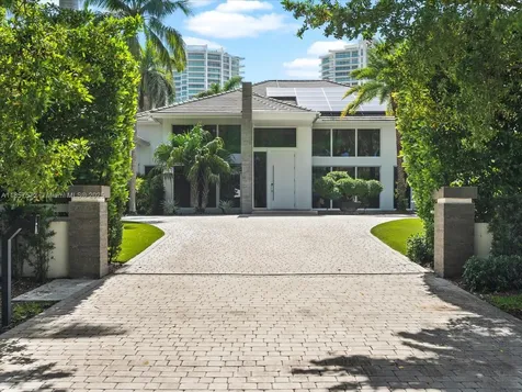 224 S Island Golden Beach FL 33160