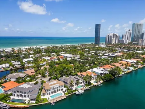 224 S Island Golden Beach FL 33160