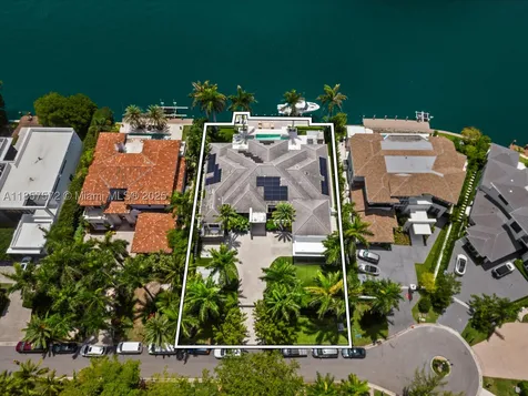 224 S Island Golden Beach FL 33160