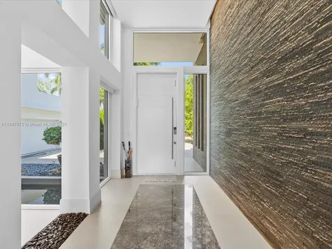 224 S Island Golden Beach FL 33160