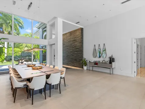 224 S Island Golden Beach FL 33160