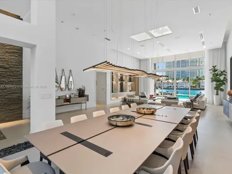 224 S Island Golden Beach FL 33160