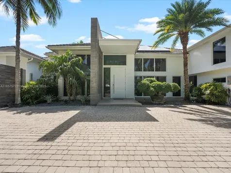 224 S Island Golden Beach FL 33160