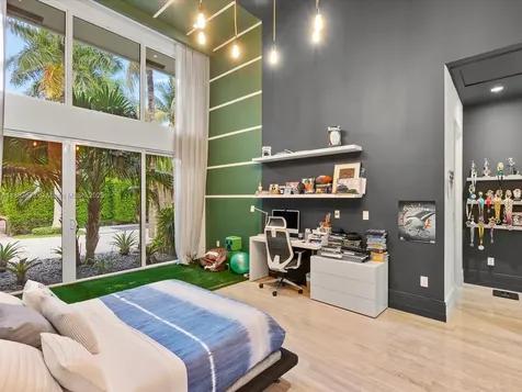 224 S Island Golden Beach FL 33160