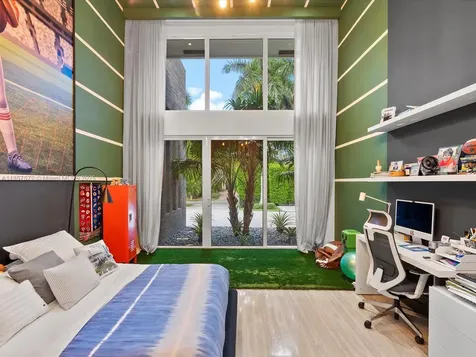224 S Island Golden Beach FL 33160