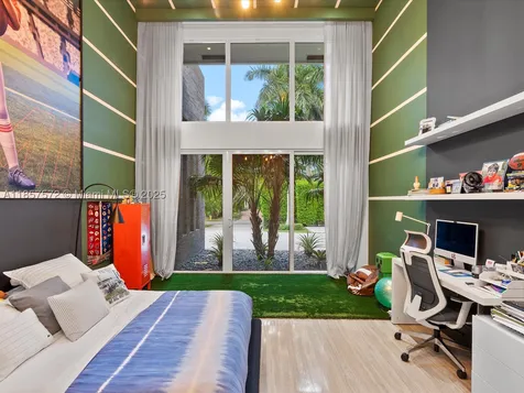224 S Island Golden Beach FL 33160