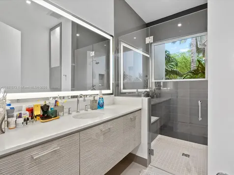224 S Island Golden Beach FL 33160
