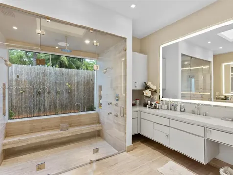 224 S Island Golden Beach FL 33160