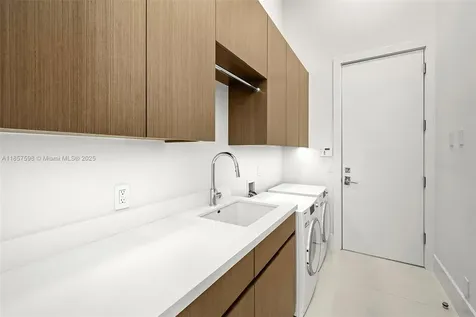 2815 NE 26th Place Fort Lauderdale FL 33306