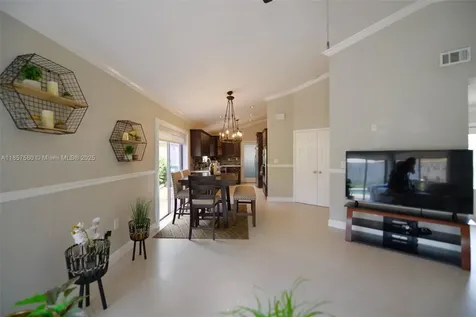 11300 SW 4th Street Pembroke Pines FL 33025