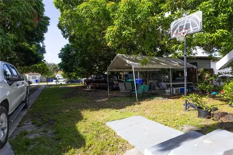 2367 SW 19th Street Miami FL 33145