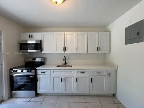 1608 NW 7th Avenue Fort Lauderdale FL 33311