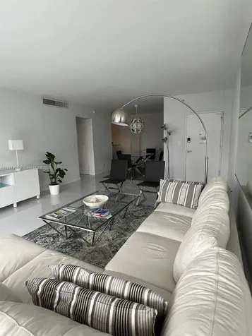 5601 Collins Avenue Miami Beach FL 33140
