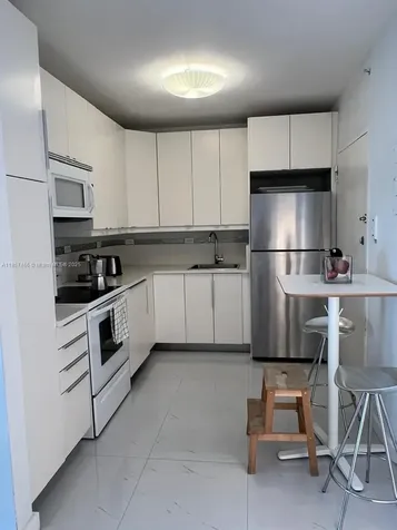 5601 Collins Avenue Miami Beach FL 33140