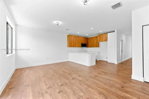880 SW 1st Street Florida City FL 33034