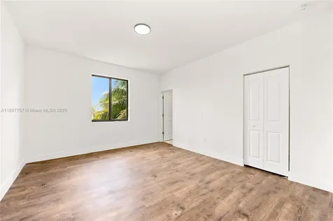 880 SW 1st Street Florida City FL 33034