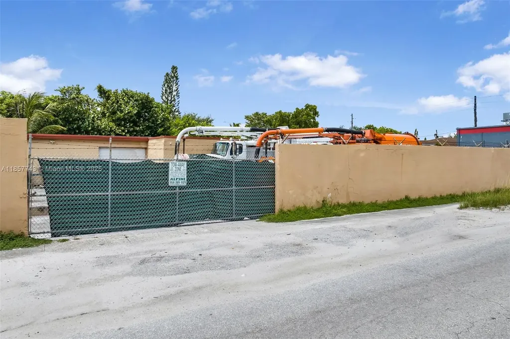 5801 Mayo Street Hollywood FL 33023