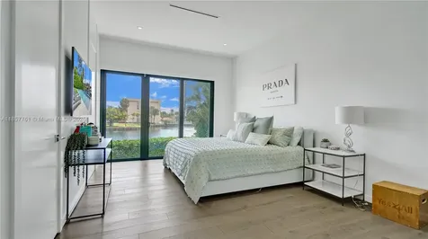 1651 Diplomat Parkway Hallandale Beach FL 33009