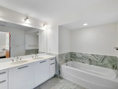 1060 Brickell Avenue Miami FL 33131