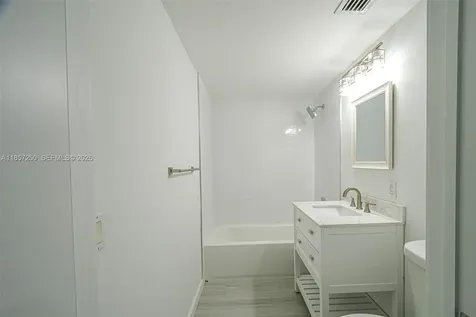 2740 SW 28th Terrace Miami FL 33133