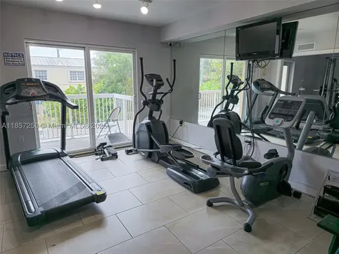 2740 SW 28th Terrace Miami FL 33133