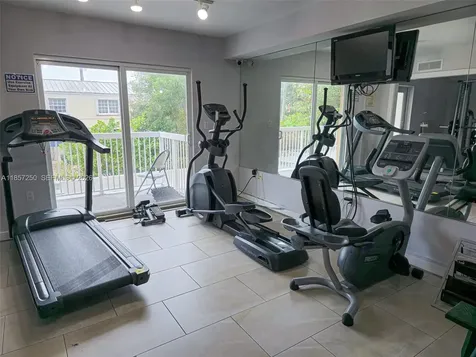 2740 SW 28th Terrace Miami FL 33133