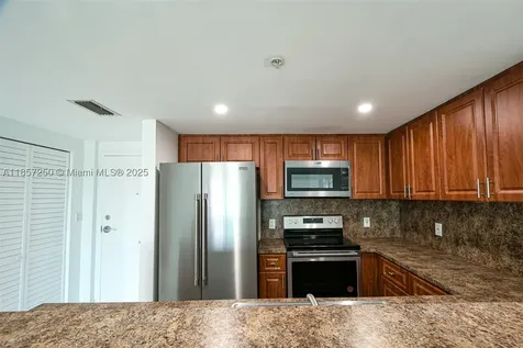 2740 SW 28th Terrace Miami FL 33133