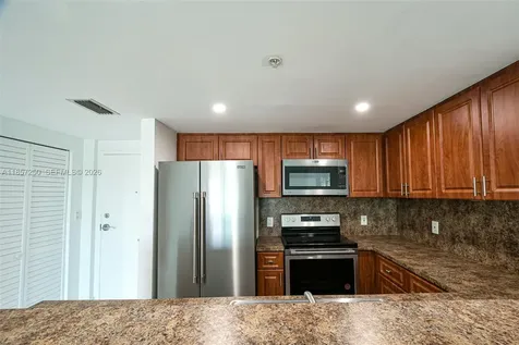 2740 SW 28th Terrace Miami FL 33133