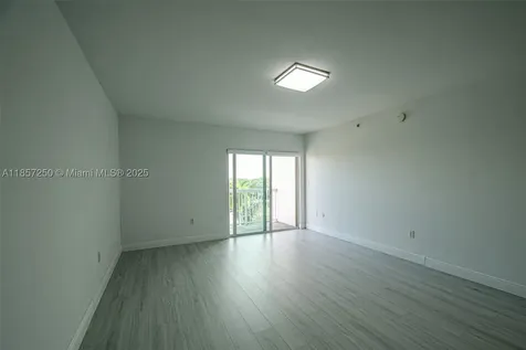 2740 SW 28th Terrace Miami FL 33133
