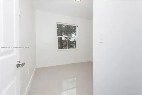 939 NE 42nd Terrace Homestead FL 33033