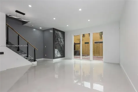 939 NE 42nd Terrace Homestead FL 33033