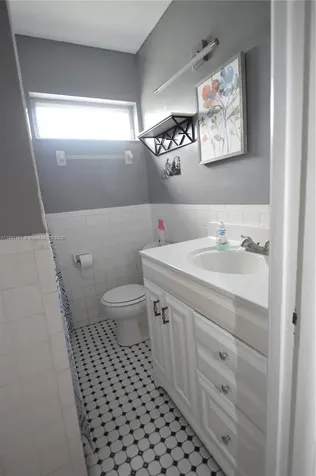 4673 NW 41st Place Lauderdale Lakes FL 33319