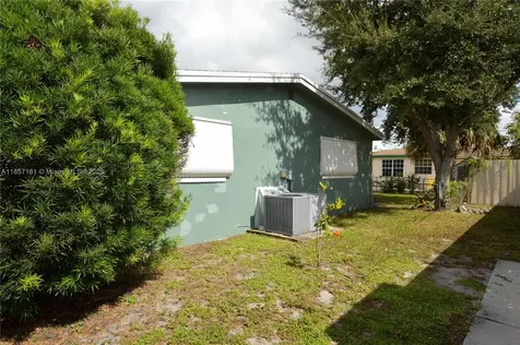 4673 NW 41st Place Lauderdale Lakes FL 33319