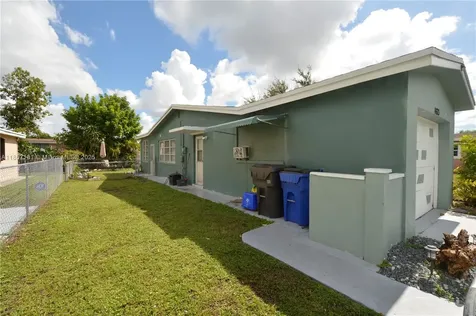 4673 NW 41st Place Lauderdale Lakes FL 33319