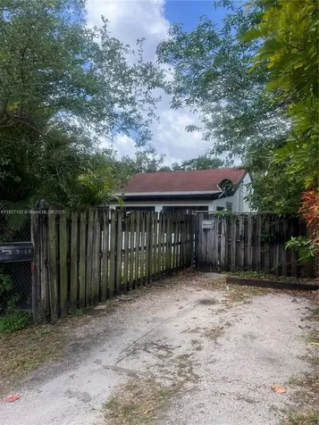 15260 NE 2nd Avenue Miami FL 33162