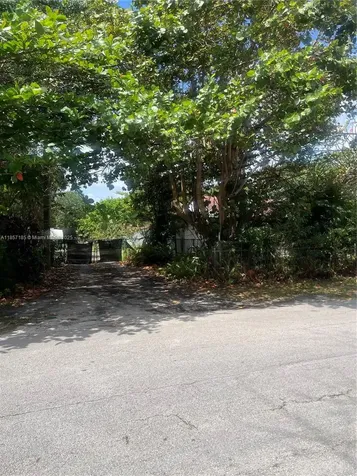15260 NE 2nd Avenue Miami FL 33162