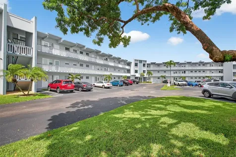 2200 Park Lane Hollywood FL 33021
