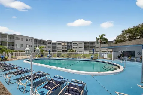 2200 Park Lane Hollywood FL 33021