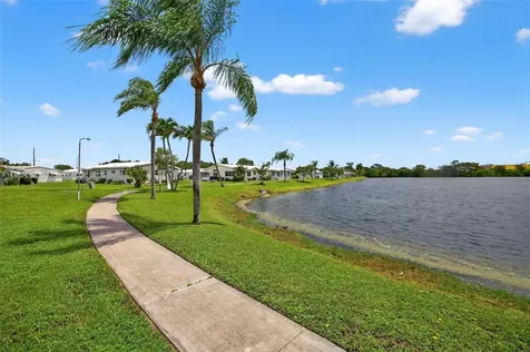 2200 Park Lane Hollywood FL 33021