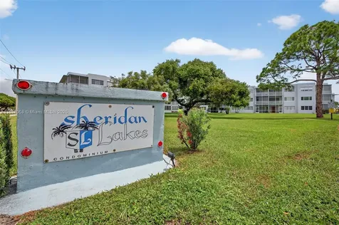 2200 Park Lane Hollywood FL 33021