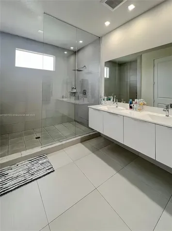 6504 NW 105th Place Doral FL 33178